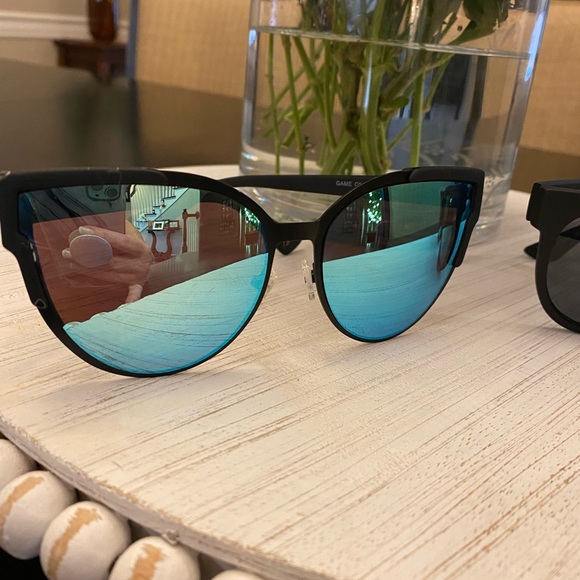 Quay sunglasses - Picture 2 of 5